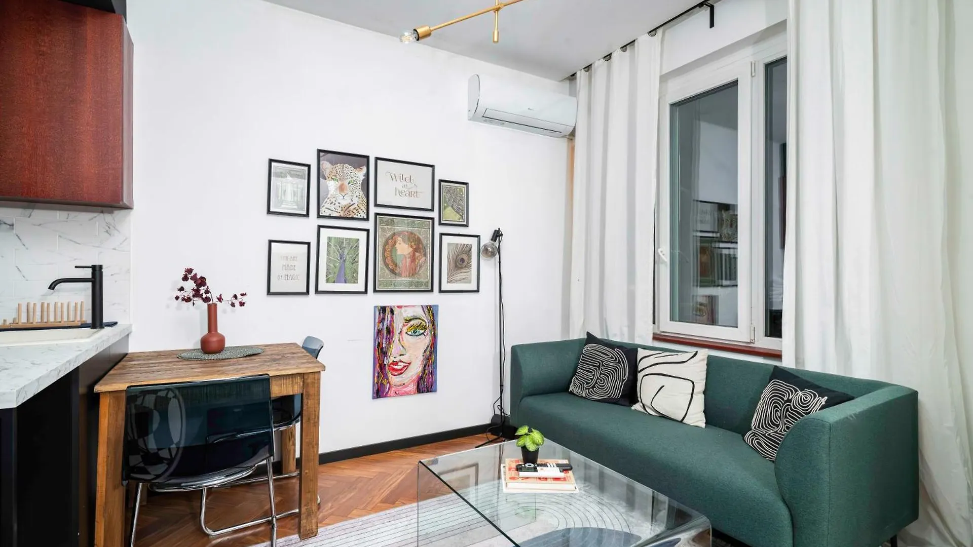 Central Art-Inspired Flat With Private Garage Sofía Apartamento
